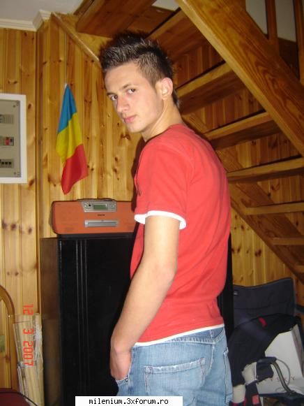 Cum iti virusezi persoana prin Yahoo Mesenger .! - cum se numeste programu si de unde il iau?????? - Hack